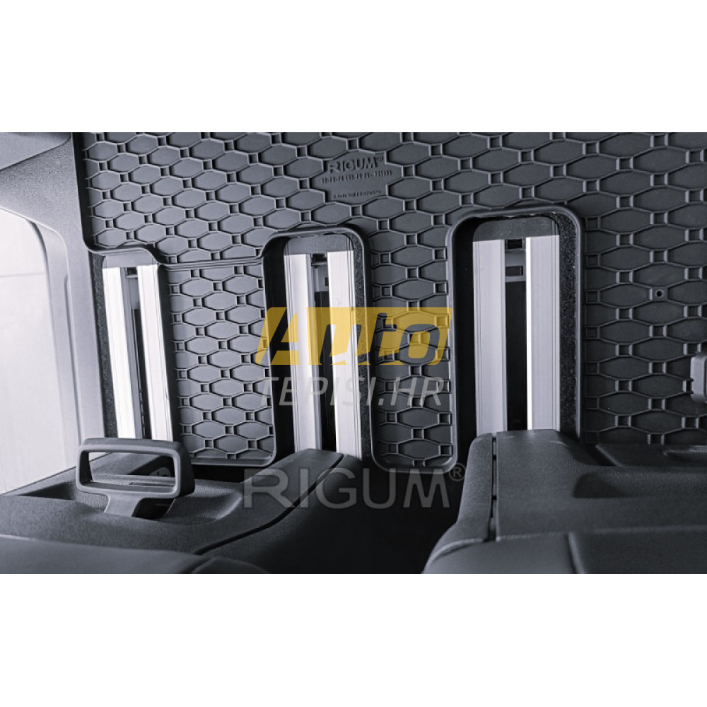 Gumeni tepih FORD Tourneo Custom (samo 2. red) (2024-) Gumeni tepih FORD Tourneo Custom (samo 2. red) (2024-) Gumeni tepisi