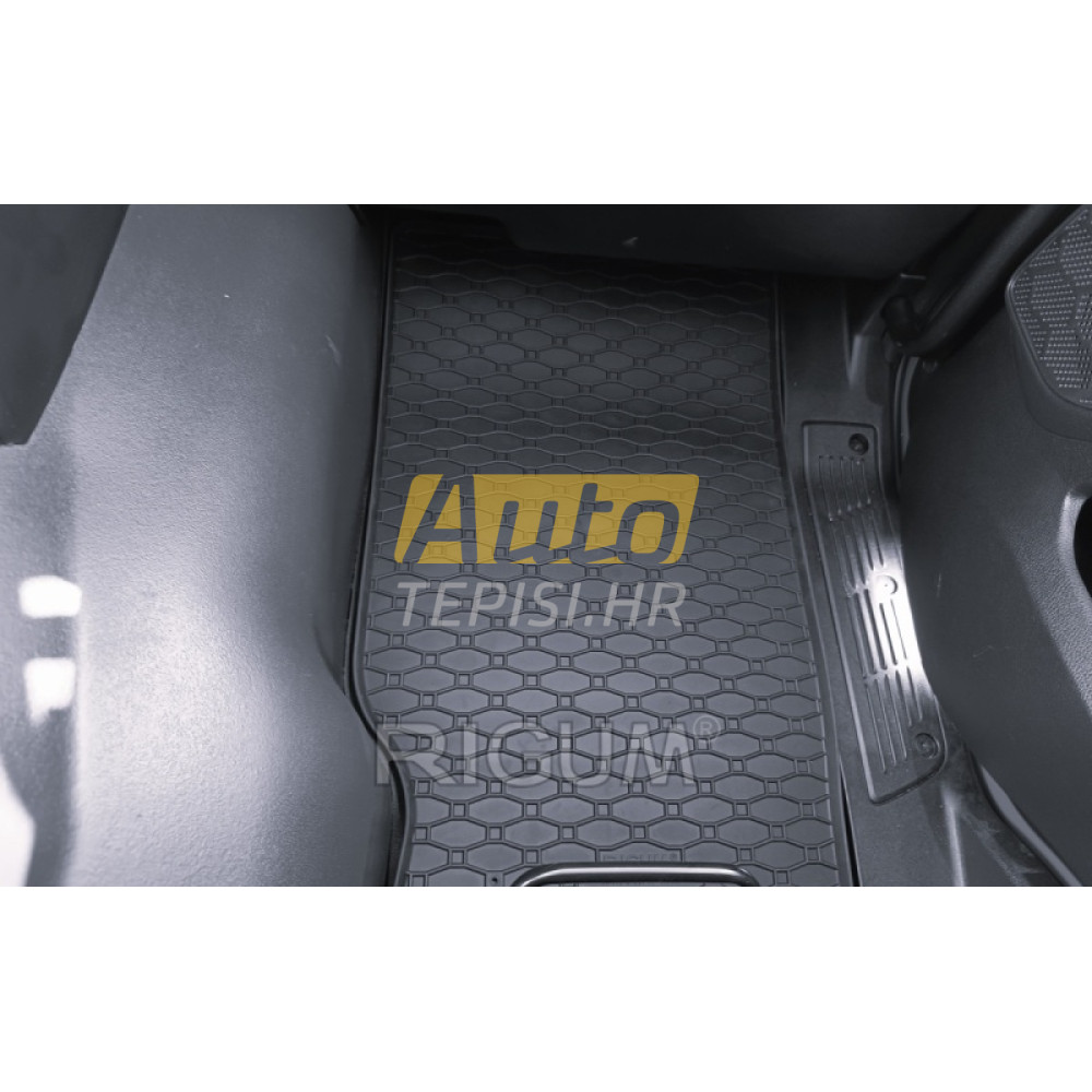 Gumeni tepih IVECO T-Way (2019-) Gumeni tepih IVECO T-Way (2019-) Gumeni tepisi