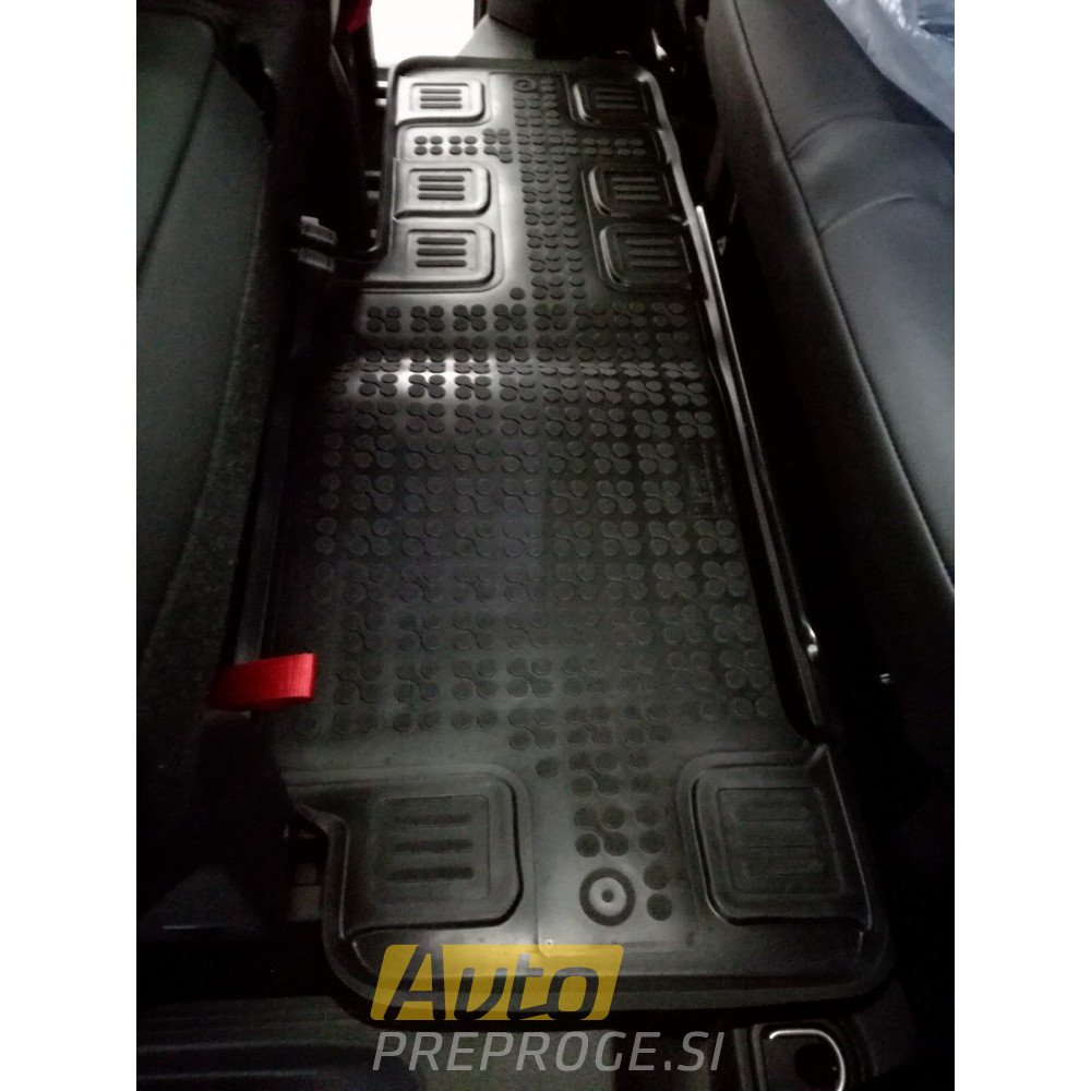 3D gumeni tepisi za auto CITROEN Spacetourer (3. vrsta) (2016 - ); PEUGEOT Traveller (3. vrsta) (16-24); PEUGEOT Expert (3. vrsta) (2016 - ); TOYOTA Proace (3. vrsta) (2016 - ); OPEL Zafira Life (3. v